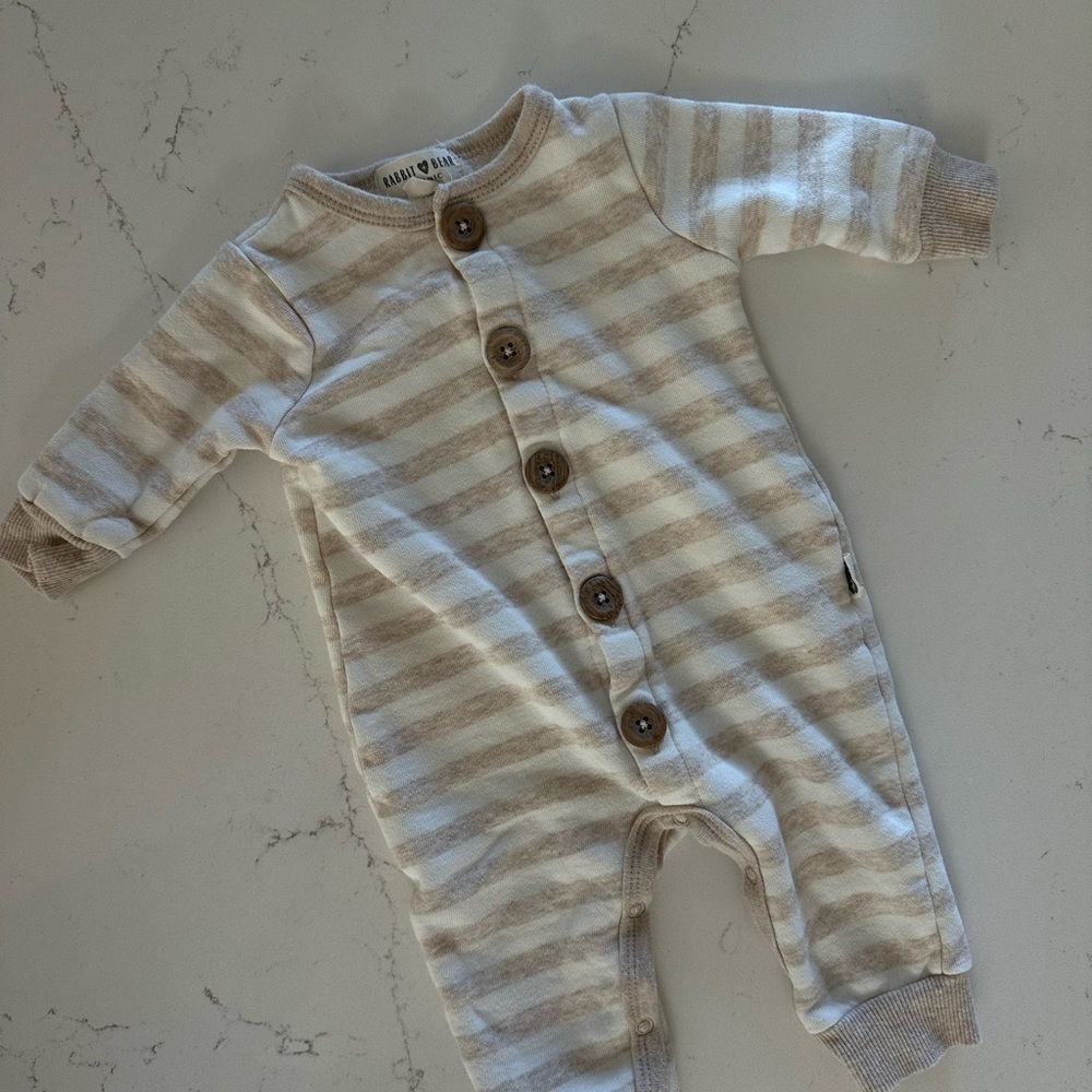 Rabbit + Bear Organic Cream & Tan Striped Onesie, 0–3M, GUC